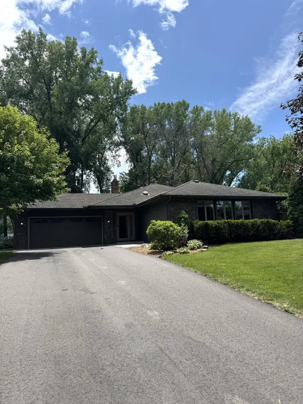 10505 33rd Avenue N, Plymouth, MN 55441