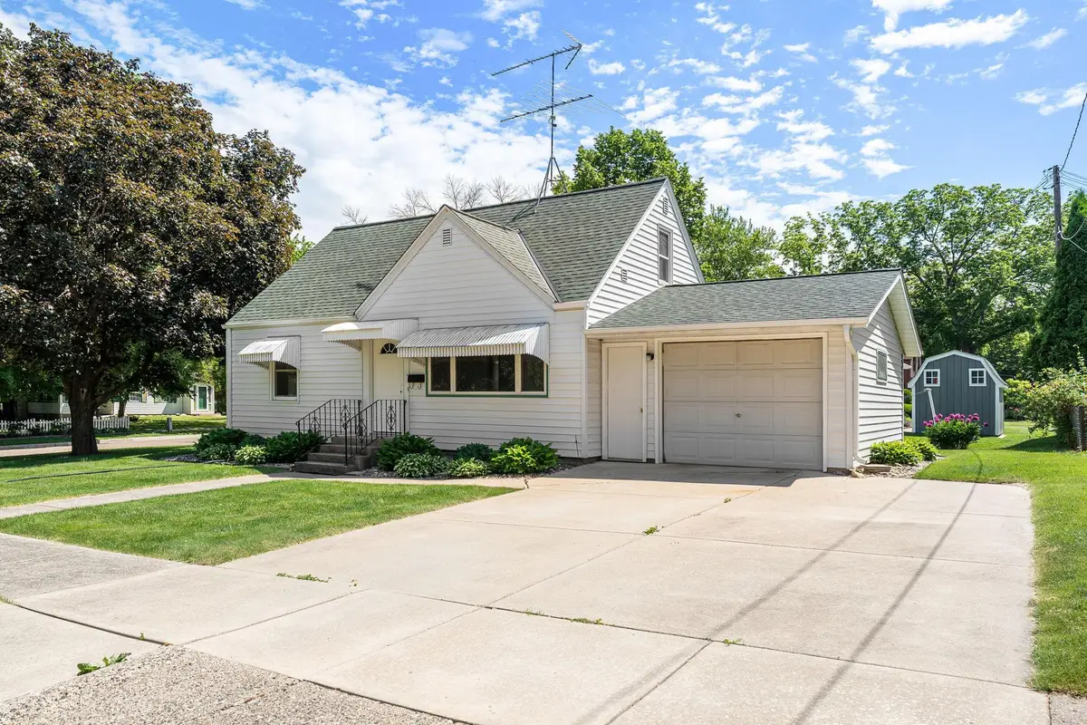 227 5th Avenue Ne, Faribault, MN 55021 - #1