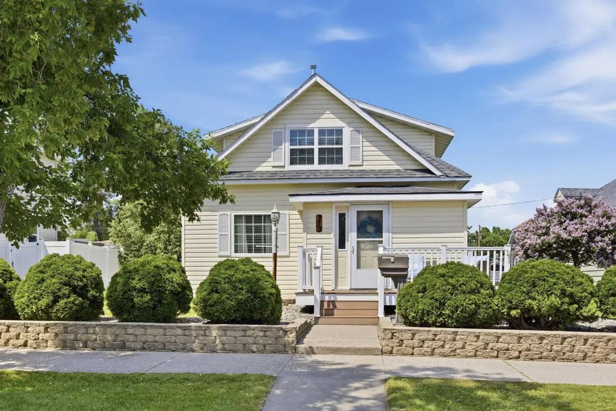 233 6th Street Ne, Valley City, ND 58072 - #1