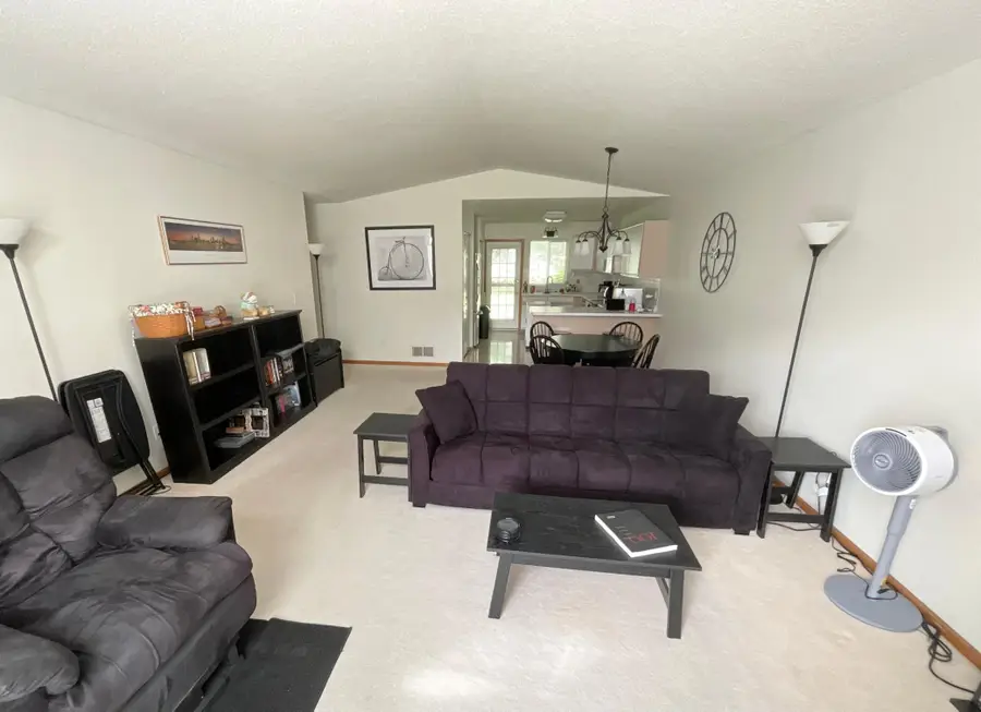 1700 Carriage Homes Drive Sw #B, Austin, MN 55912 - #3