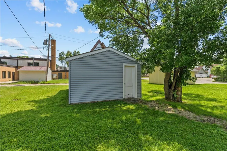 606 7th Street N, Wahpeton, ND 58075 - #3