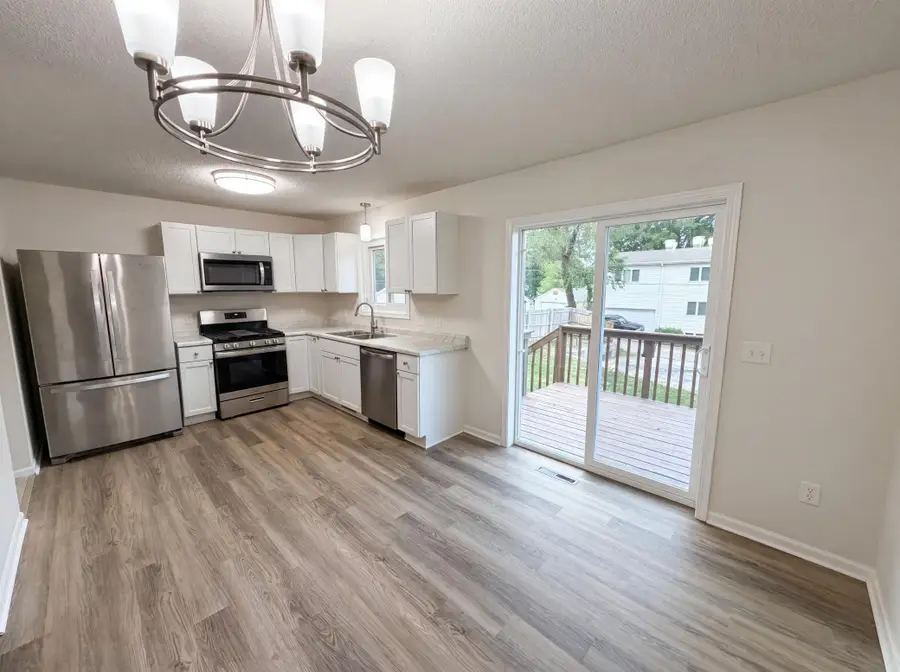 546 Hazel Street N, Saint Paul, MN 55119 - #2