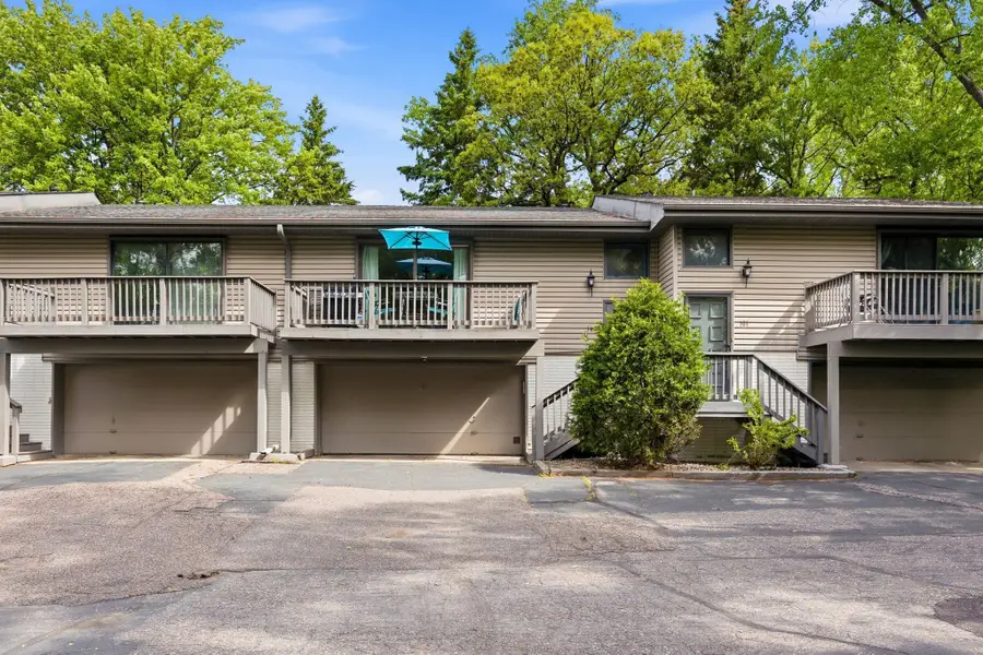 103 30th Avenue Nw, New Brighton, MN 55112 - #2