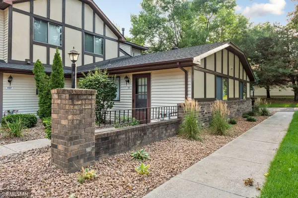 1101 W Royal Oaks Drive, Shoreview, MN 55126