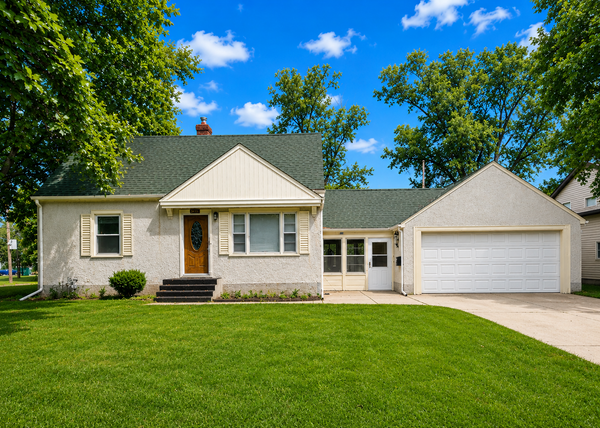 6424 50th Avenue N, Crystal, MN 55428