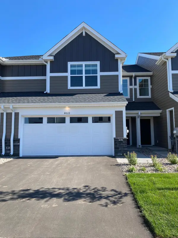 4022 Hayward Avenue N, Oakdale, MN 55128