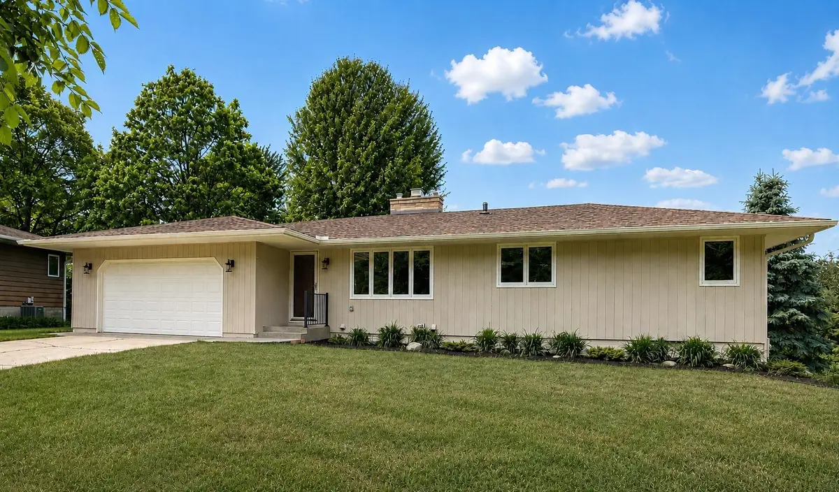 635 Iona Lane, Roseville, MN 55113 - #1