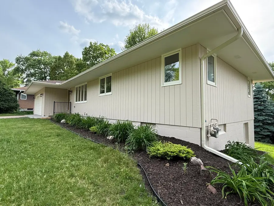 635 Iona Lane, Roseville, MN 55113 - #3