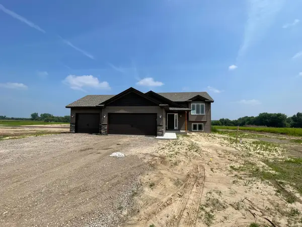 2512 341st Avenue Nw, Cambridge, MN 55008