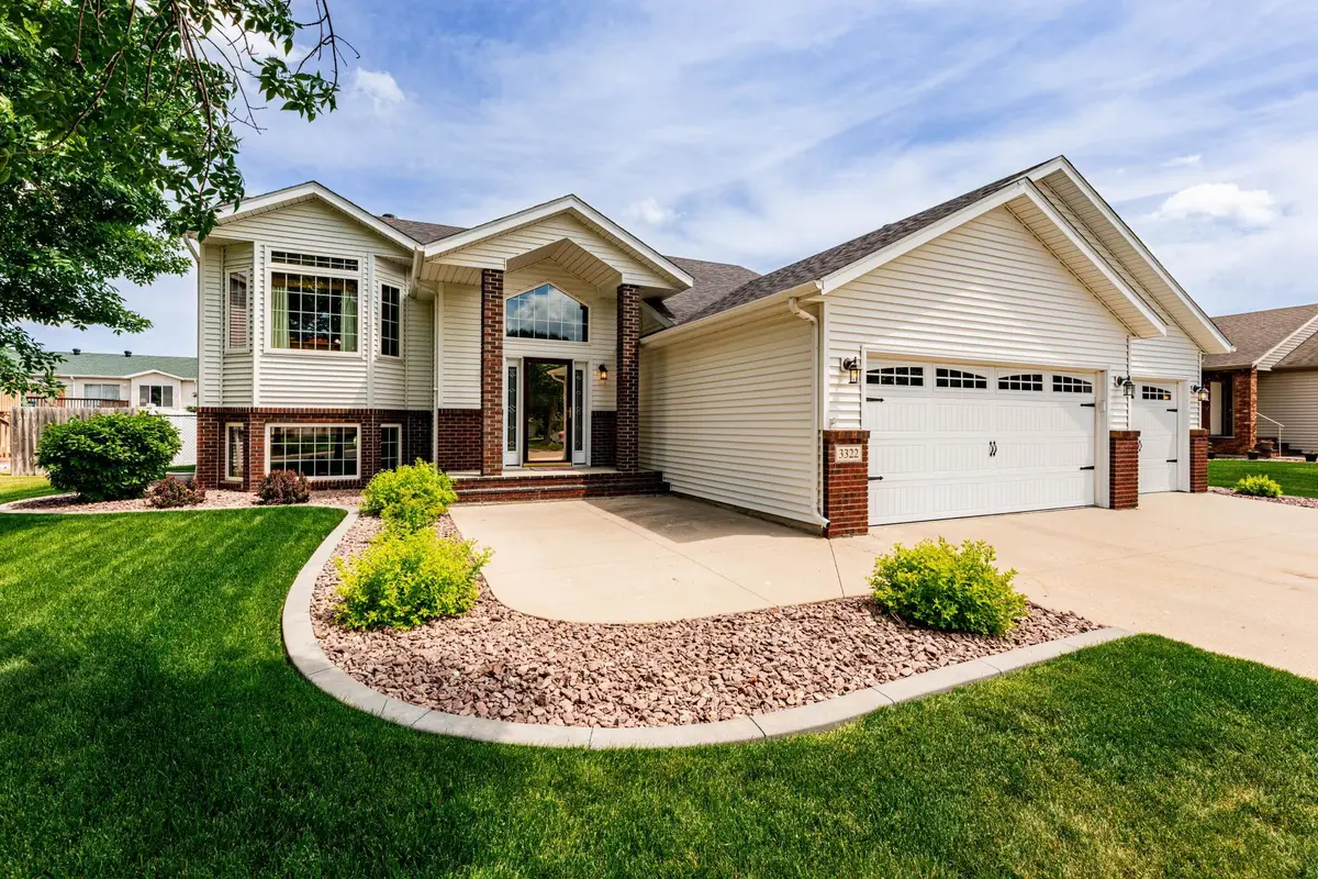 3322 Jackson Street S, Fargo, ND 58104 - #1