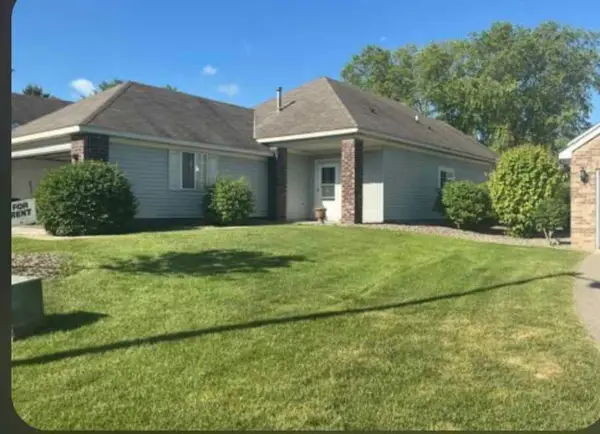 2704 Oak Ridge Trail, Woodbury, MN 55125
