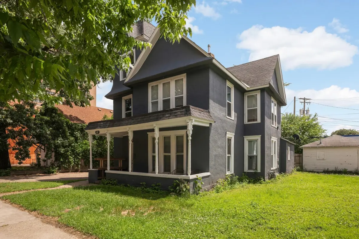 922 NE 18 1/2 Avenue Ne, Minneapolis, MN 55418 - #1