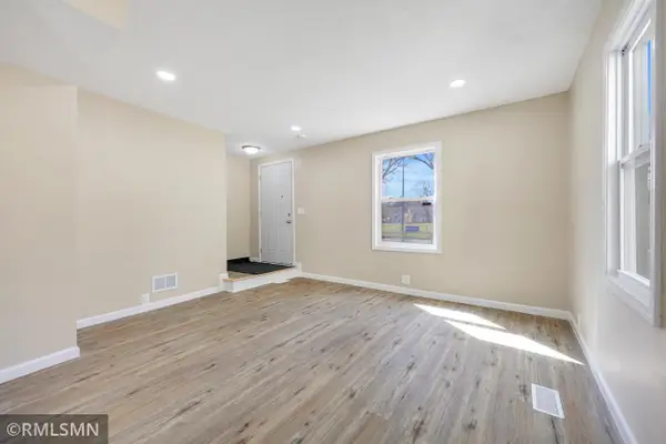 853 Conway Street, Saint Paul, MN 55106