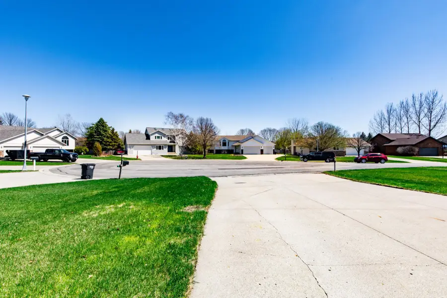 2715 33rd Street S, Fargo, ND 58103 - #3
