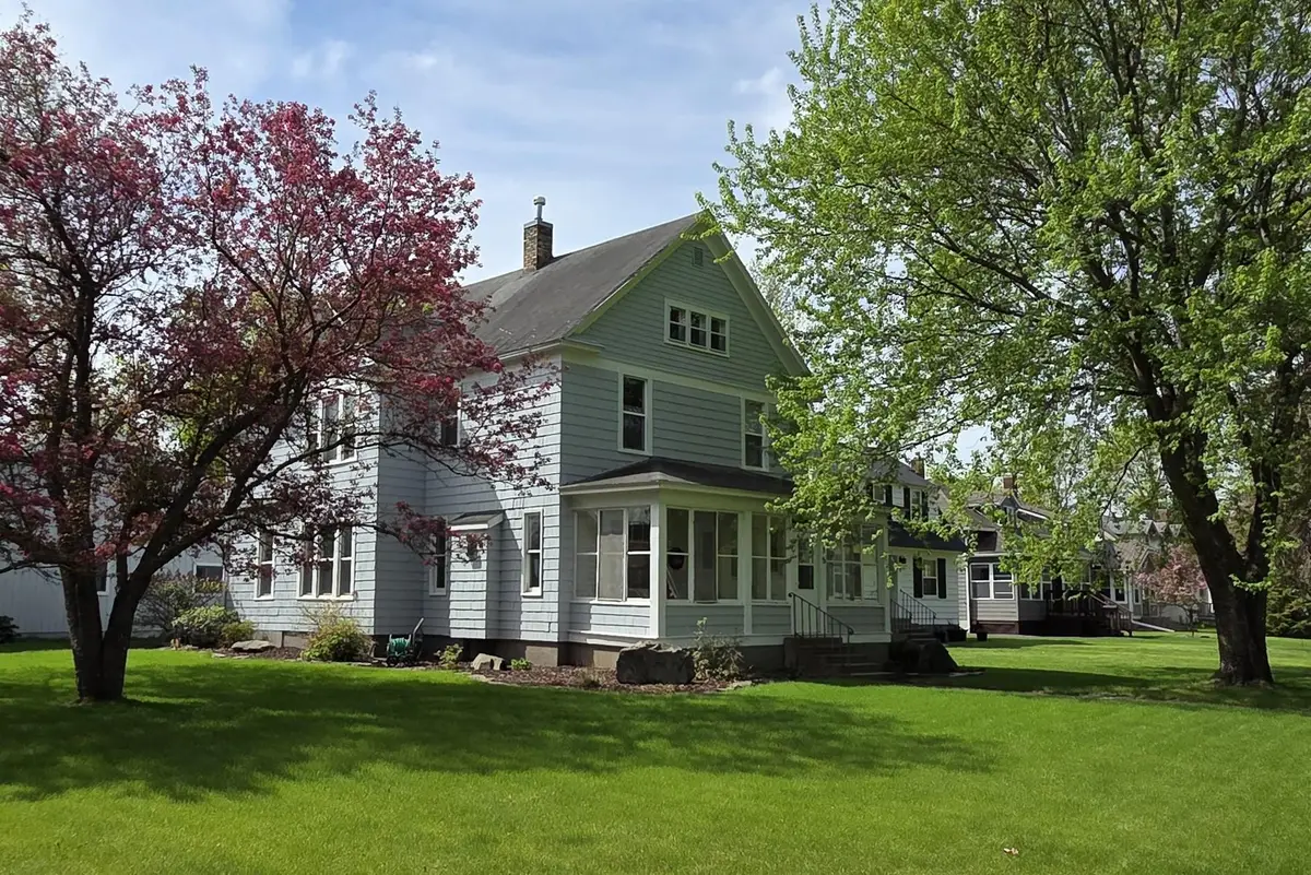 915 Riverside Drive, International Falls, MN 56649 - #1