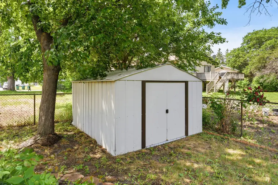 8009 Vincent Circle N, Brooklyn Park, MN 55444 - #3