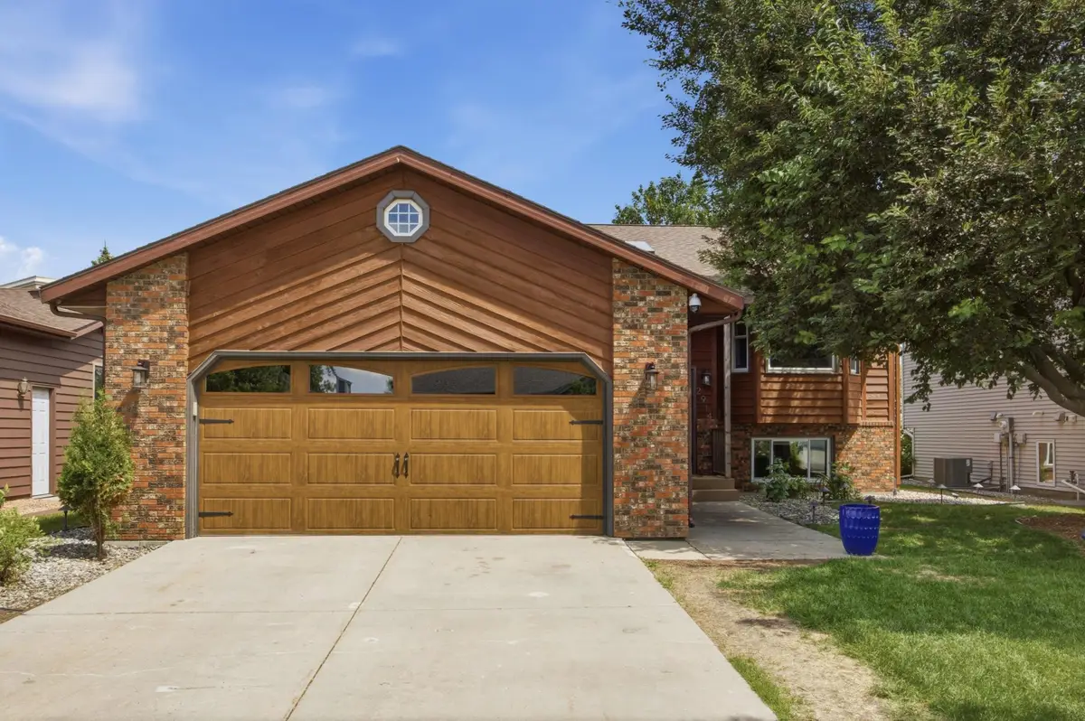 2914 S Bay Drive S, Fargo, ND 58103 - #1