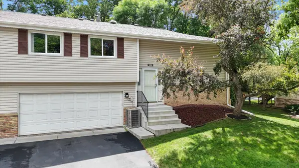 1262 Timbershore Lane, Eagan, MN 55123