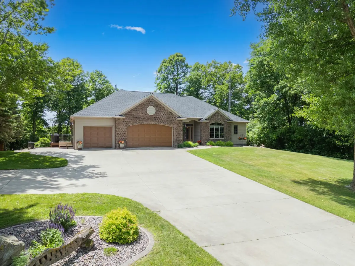 11655 Castle Bluff Lane Sw, Stewartville, MN 55976 - #1