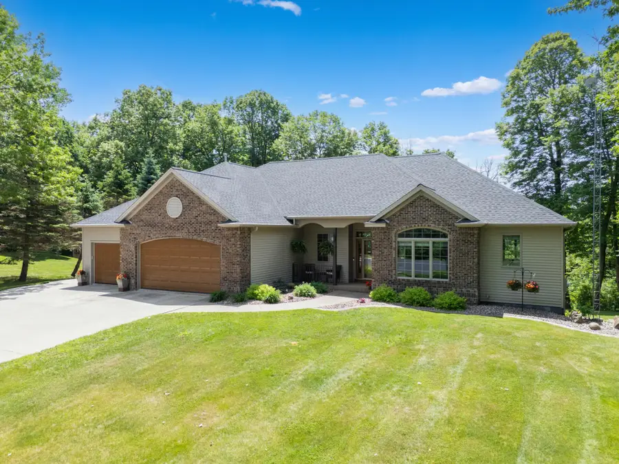 11655 Castle Bluff Lane Sw, Stewartville, MN 55976 - #2