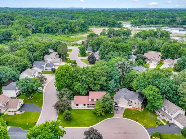 7038 46th Street N, Oakdale, MN 55128