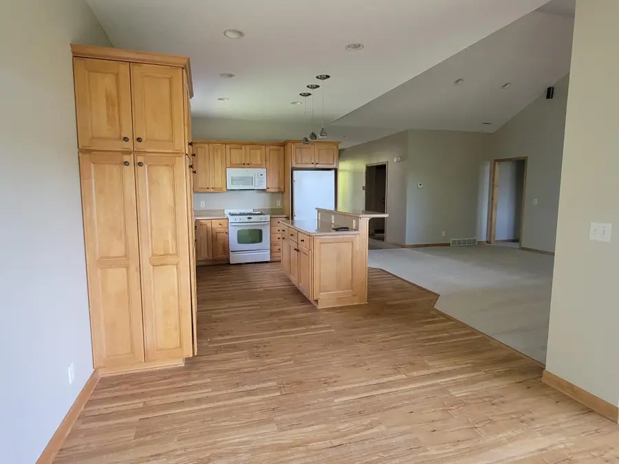 1785 Gettysburg Court, Golden Valley, MN 55427 - #3