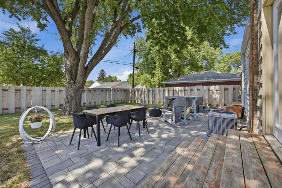 1437 11th Street S, Fargo, ND 58103 - #2