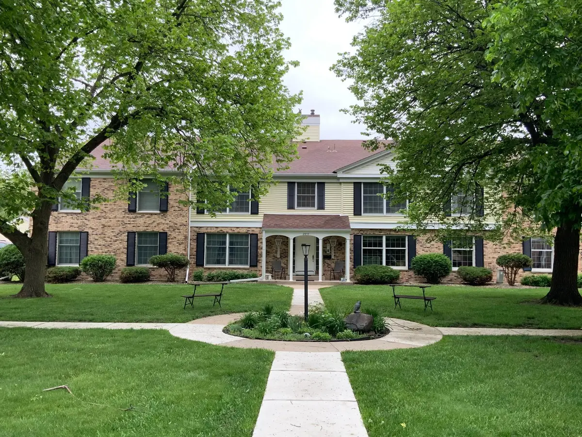 2053 Carriage Drive Sw #2053H, Rochester, MN 55902 - #1