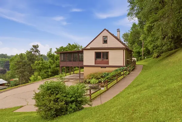 713 S 2nd Street, La Crescent, MN 55947