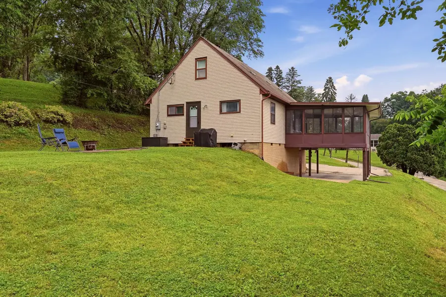 713 S 2nd Street, La Crescent, MN 55947 - #3