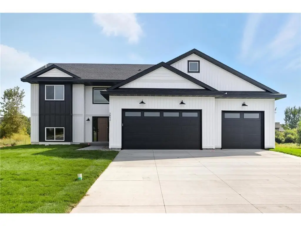 2871 29th Street Ne, Sauk Rapids, MN 56379 - #1