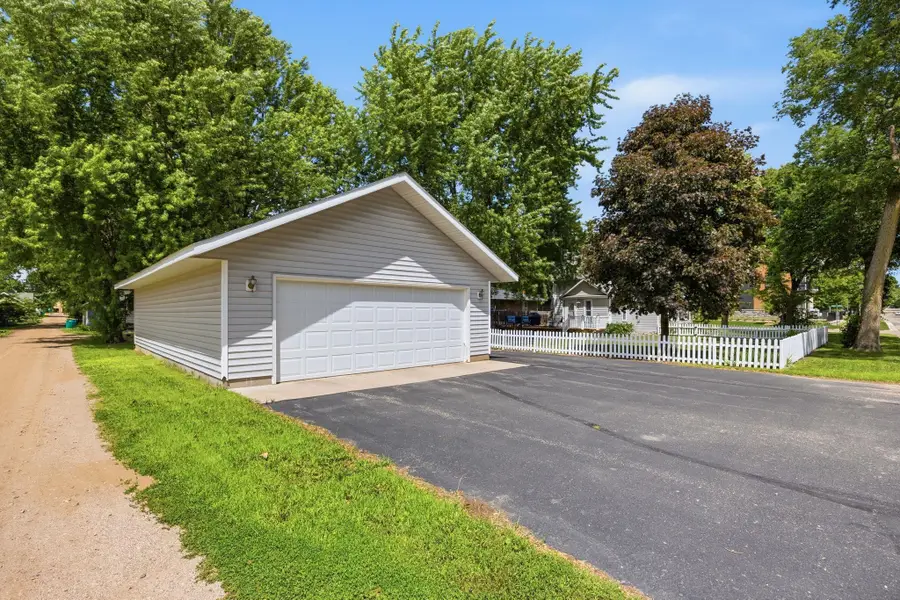 424 S Ramsey Avenue, Litchfield, MN 55355 - #3
