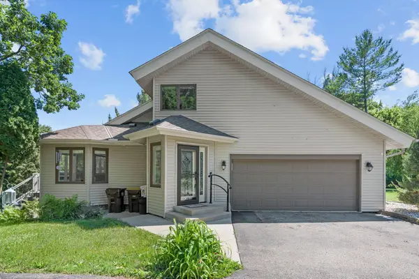 4131 Eau Claire Trail Ne, Prior Lake, MN 55372