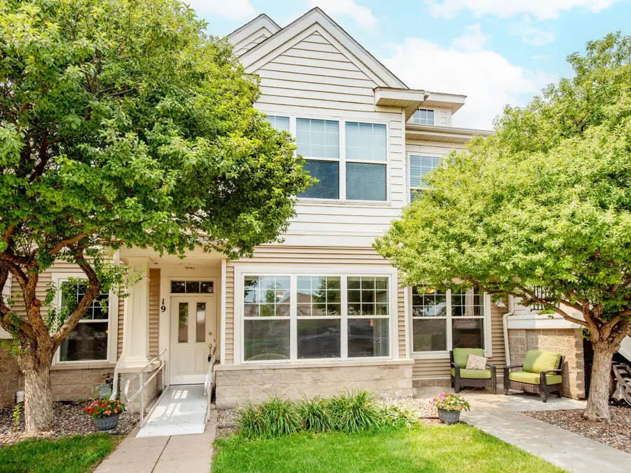 620 Wesley Commons Drive #19, Golden Valley, MN 55427 - #2