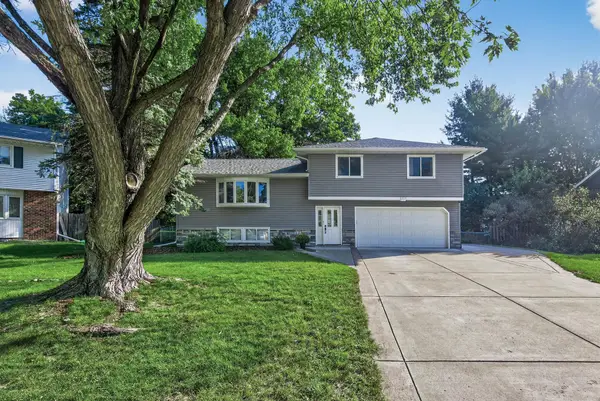 9585 Able Street Ne, Blaine, MN 55434