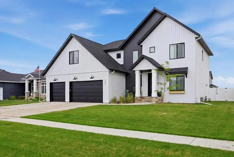 2651 Golden Lane S, Fargo, ND 58104 - #2