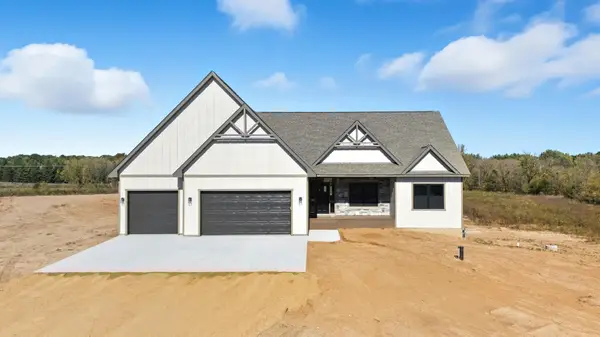 529 Chapman Hills Court, Hudson, WI 54016
