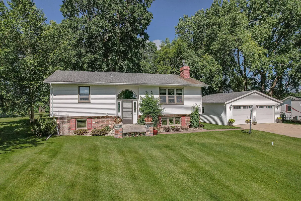 3060 30th Street Sw, Willmar, MN 56201 - #1