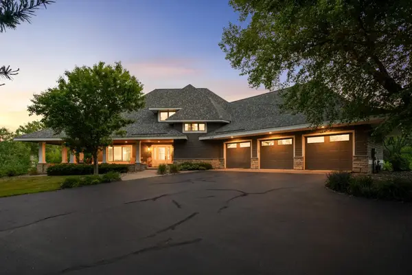 914 Jewel Avenue N, Lake Elmo, MN 55042