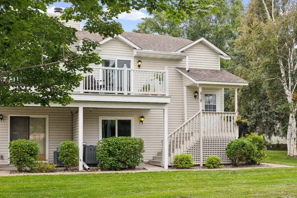 518 78th Avenue Ne, Spring Lake Park, MN 55432