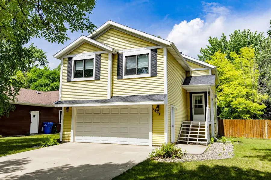 1907 27th Avenue S, Fargo, ND 58103 - #2