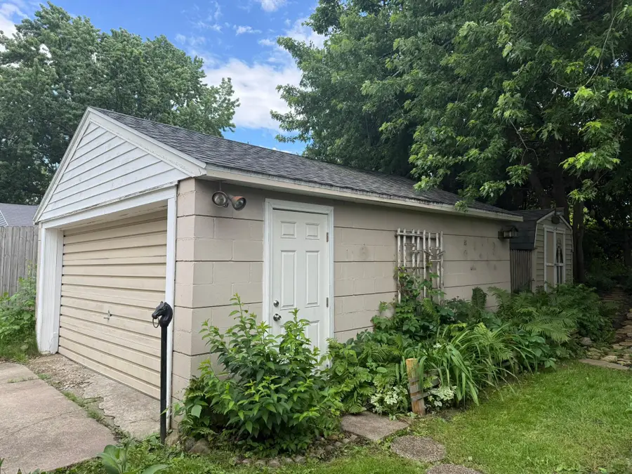 233 W Mckinley Street, Owatonna, MN 55060 - #3