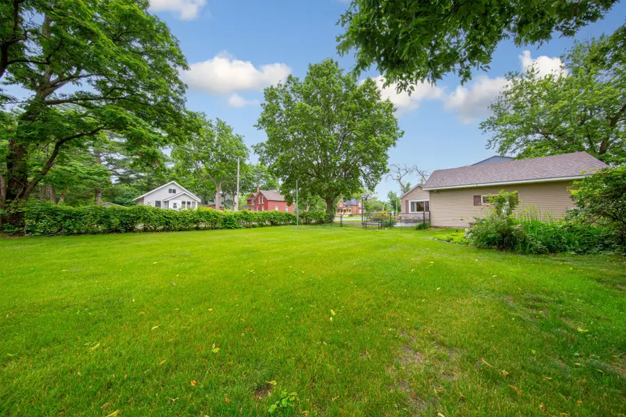 806 5th Street Nw, Faribault, MN 55021 - #3