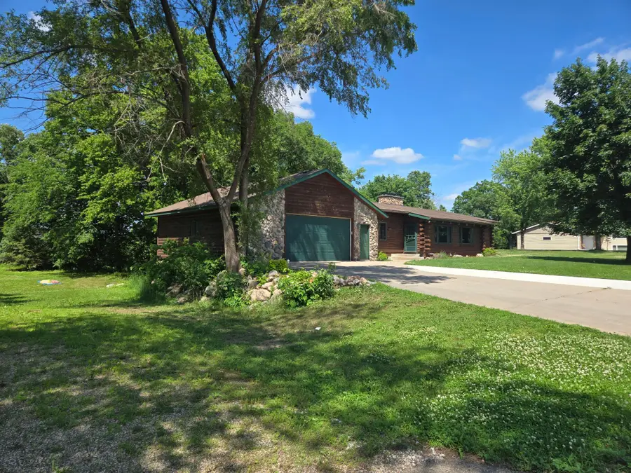 830 W Church Street, Belle Plaine, MN 56011 - #2