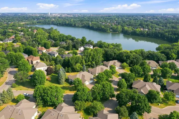 10276 Lancaster Lane, Woodbury, MN 55129