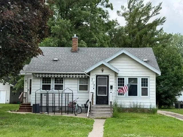 717 5th Avenue E, Alexandria, MN 56308 - #1