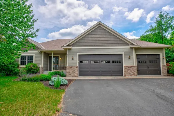 1340 Creekwood Drive, New Richmond, WI 54017