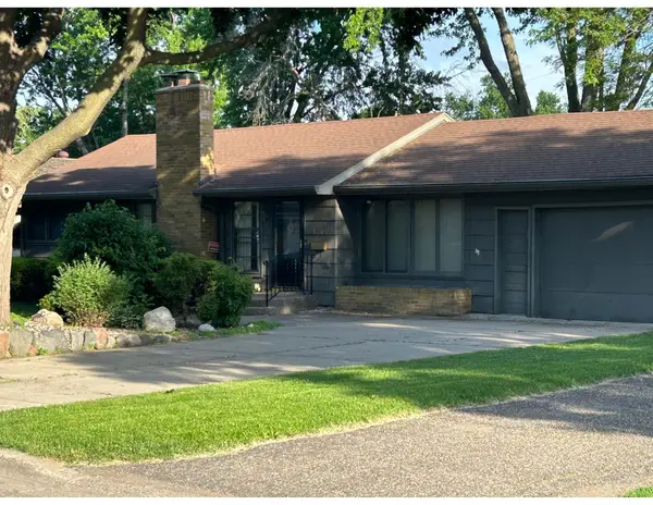 1200 Shryer Avenue W, Saint Paul, MN 55113
