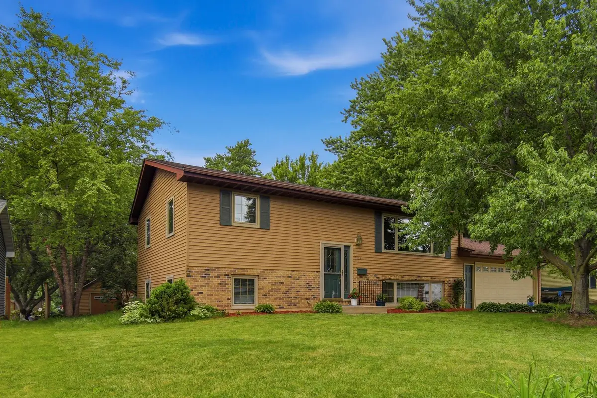 323 7th Street Sw, Eyota, MN 55934 - #1