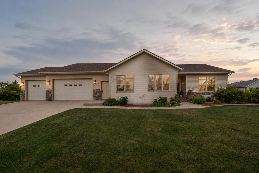 969 32nd Street S, Moorhead, MN 56560 - #3